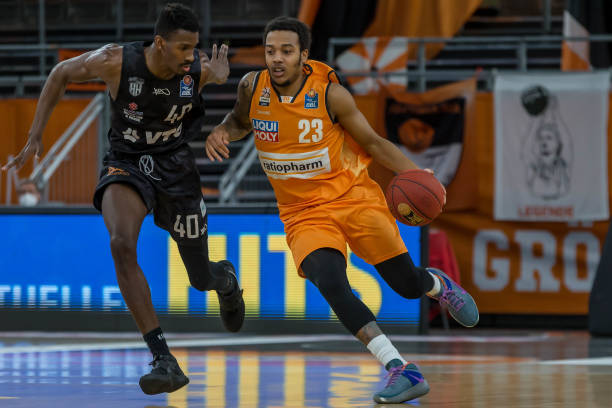 次交锋中 次交锋中